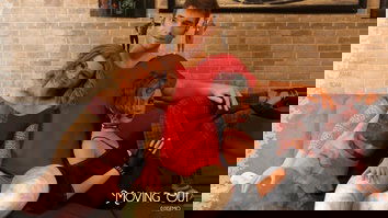 Moving Out JOGO PORNO 3D (1)